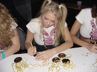 PlayboySuzanneSigningBeads
